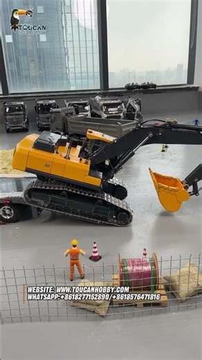 Ready to dig with this 1/14 scale RC hydraulic excavator 3 Pumps E400 Pro 6CH Valve Thumb Type