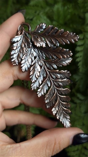 Nature preserved in copper 🍃 These electroformed fern leaves will be part of the next collection release this Saturday, 8/23 at 12pm CST. Don’t miss it! . . . . . . . . #alchemy #ElectroformedJewelry #FernJewelry #natureinspiredjewelry #CopperElectroformed #ArtisanJewelry #HandmadeJewelry #NaturePreserved #WitchyJewelry #BotanicalJewelry #OneOfAKindJewelry #JewelryDrop #pearlskullalchemy | Pearl Skull Alchemy