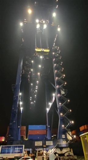 After a 20-day voyage, the first vessel on the China-Europe Arctic container express route arrived Monday night at the Port of Felixstowe in east England. | China Xinhua News