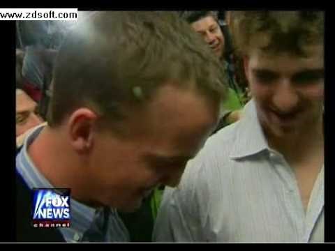 Peyton and Eli Manning first meeting after Superbowl 42