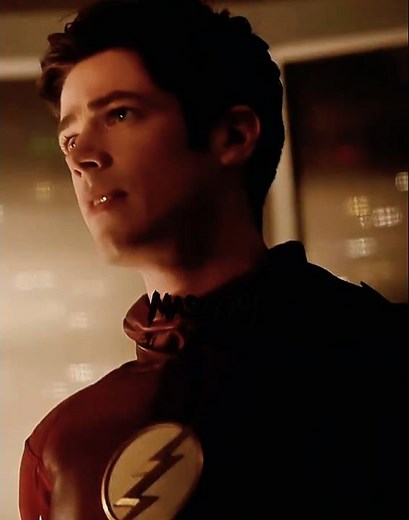 Trajectory Steals V9 From Team Flash #Theflash #Arrowverse #Dccomics #Grantgustin