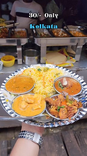 Cheap & Best Food Joint In Kolkata. #food #foodie #foodlover #kolkatafood #streetfood #foodporn #foodgasm #viralreelsシ #viralreelsfacebook #facebookreel #facebookviral #facebookreelsviral #foryouシ #bangalirbhojadda #fypシ | Bangalir Bhoj Adda