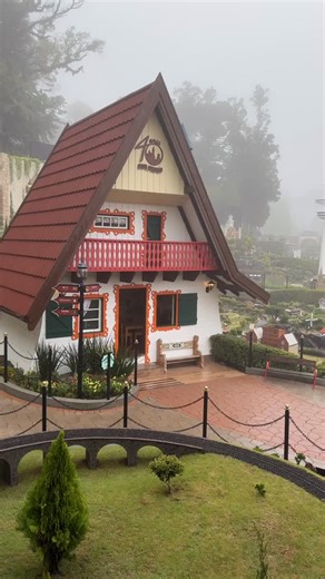 Com esse clima ameno, o Mini Mundo ganha um charme especial… Cada cantinho parece ainda mais mágico e acolhedor! Venha nos visitar e se encantar com cada detalhe dessa atmosfera única! ✨🥰 | Mini Mundo