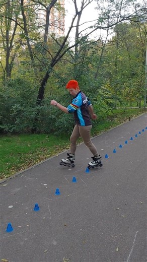 Some random freestyle. Finally worm weather 🌞 . . @micro.delta.series 🔸@micro.skate . . . #skates #inlinelovers #freestyleslalom #rollerskating #slalom #patins #amopatinar #slalomdance #rollerdance #rollercoach #inlineskate #lifestyle #odessa #ukraine | Maryna Boiko