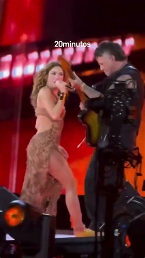 Shakira and ALEJANDRO SANZ "LA TORTURA" 21 years LATER