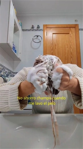 No ahorro champú cuando me lavo el pelo #asmr