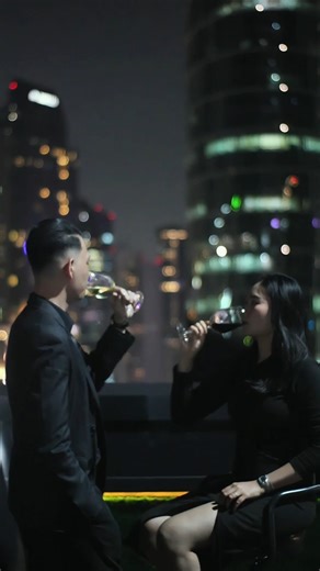 Manhattan Hotel Jakarta on Instagram: "LOVE DINNER IN THE SKY at Manhattan Hotel Jakarta Celebrate love above the city with an intimate dining experience on the 36th floor, featuring breathtaking skyline views, an elegantly crafted six-course dinner, and two glasses of wine to complete a truly romantic evening. IDR 799,999 net / couple Your Valentine Experience Includes: Special six-course set dinner Two (2) glasses of wine Romantic table setup with city skyline view Exclusive and intimate dinin
