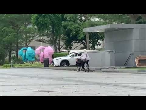 slow motion reverse tilting trike riding