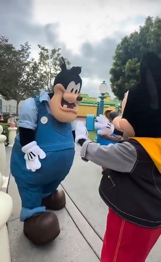 Mickey🐭vs Pete😼#ミッキーマウス#ピート#ディズニーキャラクターグリーティング#トゥーンタウン#ディズニーランド