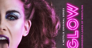 GLOW Cast Member Takes A Shot At Nikki Bella, WWE En Espanol (Video)