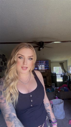 Alyssa (@alyssaxginger)’s videos with bussinnnnn - Taryn