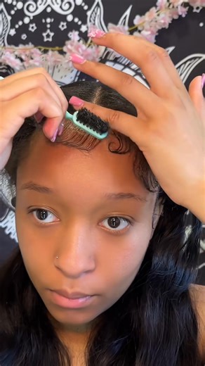 Benefits of the Bask and Lather Strong Hold Edge Control Formula: ✅ Edge control that doesn’t flake or turn white ✅ Edge control that doesn't move ✅ Edge control that grows hair | Bask & Lather Co