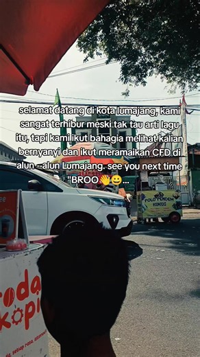Turis Gaul di Lumajang: Seru CFD & Lagu 'Take Me Home, Country Roads'