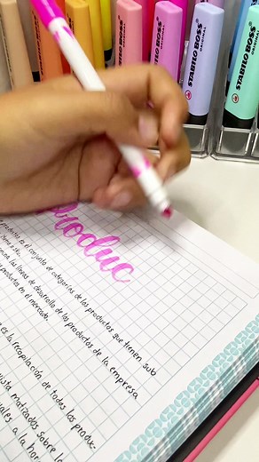 Ideas Creativas para Títulos Bonitos en Rosa