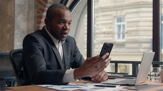 Man texts best friend every year after his death—then comes reply