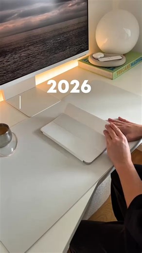 El planner digital ideal para planear tu día a día desde tu tablet ✨ ♡ 9 paletas de color ♡ Más de 1500 páginas ♡ Sincronización con Google Calendar y Calendario de Apple ♡ Planeación semanal en 3 formatos ♡ Planeación diaria y mensual ♡ Finanzas personales ♡ Lectura, fitness y autocuidado ♡ Rueda de la vida y tablero de sueños ♡ Seguimiento del ciclo menstrual y alimentación Todo lo que necesitas para organizar tu rutina en 2026 🤎 | The Planner Club