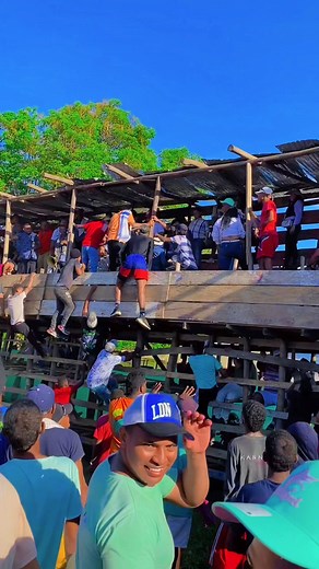 49 reactions | Que estaría pasando  #virales | Bernis Almeida Ramirez | Facebook