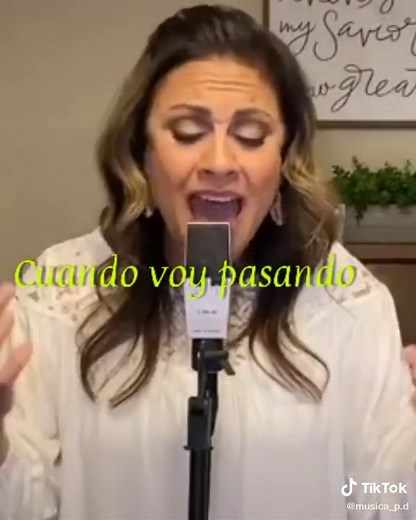 YO SE QUE ÉL VIVE - Julissa Arce: Un Himno de Fe
