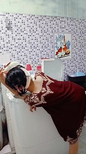 Assalamualaikum,,selamat pagi emak2 pekerja dapur 🤩 Hidup gak pernah berhenti dari pakaian kotor jemuran lipatan sertrikaan kerjakan aja dengan happy #fyp #viral #hiburan | Eva Rosalina