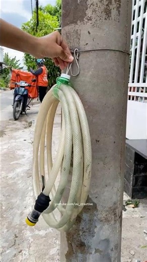 Keep your garden hose neat with a plastic bottle #tricks #diy #creative #lifehacks #tips