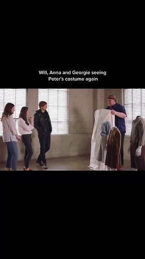 Narnia Reunion: William Moseley, Anna Popplewell, and Georgie Henley Reunite with Peter's Costume