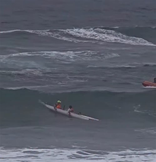 4.3K views · 27 reactions | The World Surf Ski Champs is on in Durban this weekend! Yesterday the doubles finished in Toti in some very testing swell - no serious injuries were reported but there were some properly damaged skis washing up. Well done to all the athletes that participated yesterday! #whatsondurban | What's on Durban | Facebook