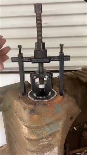 tracker tool for removing bearings