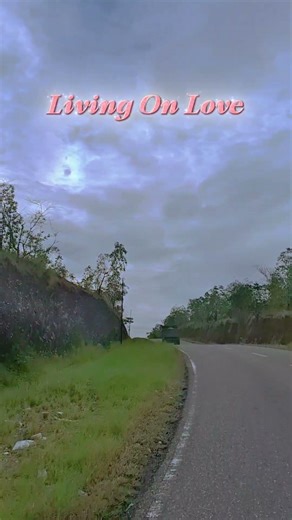 Livin on love - Alan Jackson - Song Lyrics #youtubeshorts #countrymusic