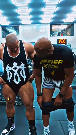 Anderson Silva se assustou com tamanho de atleta no CT! 😱