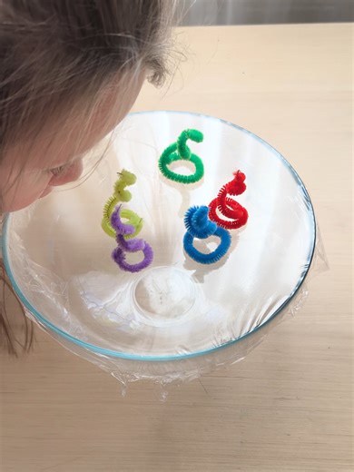 Sound Experiment für Kinder: Vibrationen sichtbar machen