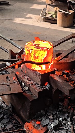 153K views · 1.4K reactions | Inside the factory Forging the Future – Precision Ring Manufacturing in Action! #process #forging #machine #blacksmith #fblifestyle | Inside the factory | Facebook