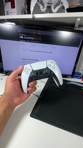 PS5 Controller no power / not turning on #playstation #ps5 #playstation5 #controller #controllerplayer #gaming