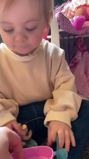 Kingdom Feeding Baby Alive Glo Pixie Doll