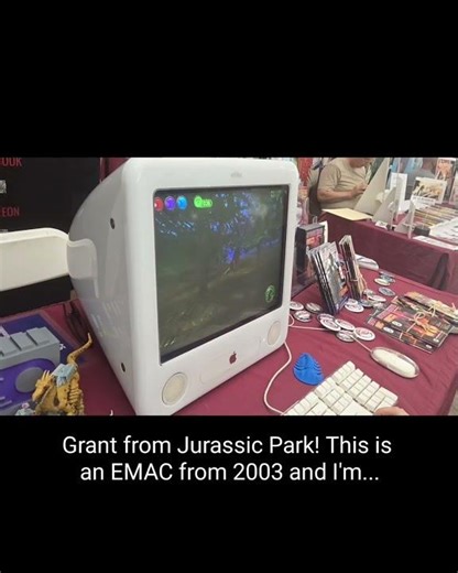 look how old this A dinosaur Apple Emac 2003 #mac #shorts #macintosh #apple #techshorts #ytshorts