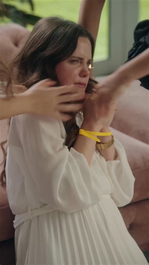 815K views · 2.4K reactions | WATCH MOREhttps://dramabox.onelink.me/dqUm/zq4j7ovf Dragged, slapped, humiliated—Alessia endured it all while pregnant.喝 But when Enzo arrives, the whole room goes silent… #DramaBox #Series #Shortfilm #MistakenIdentity #UltimateRevenge #FamilyDrama | DramaBox- movies&drama | Facebook