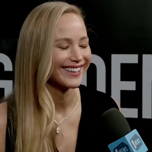 jennifer lawrence crying at golden globes | Emma Stone win | no hard feelings