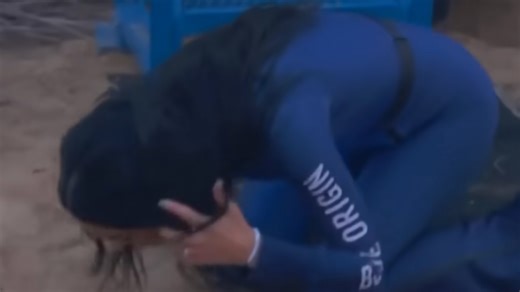 Katy Perry & Gayle King Kiss Earth After Epic Space Launch