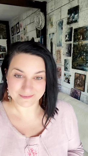 Classes in California! 🇺🇸You’re Invited to “The Artist’s Approach” Workshop Experience! 🤩💪🏻 Unleash the artist within and think outside the box with he talented Artists CeCe Hunt from Cece ReStyled® and Finnabair! You will have the opportunity to play with mixed-media and furniture art in ways you’ve never tried before, for a full day with both artists! 4 unique classes and 2 different approaches… get ready to get your hands dirty, because we love texture! WHEN? 24-25th June 2023 WHERE? Re.