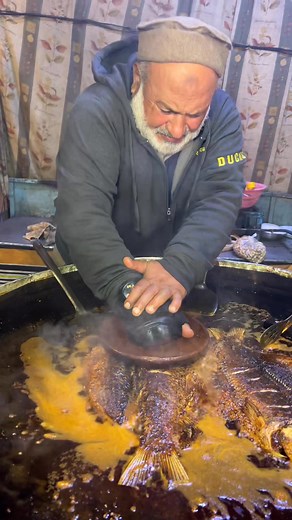 292K views · 2K reactions | Old Man Cooking Fish | Streetfood recipe | Foodie World | Facebook
