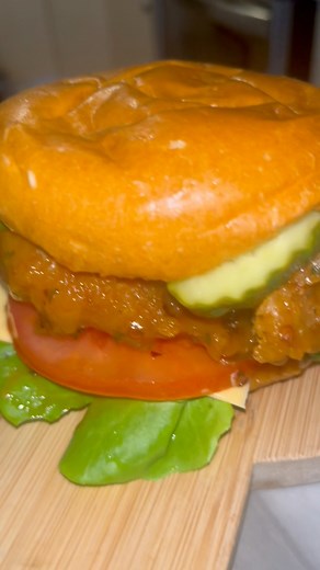 Buffalo #chickensandwich 🔥 these were soooo delicious! #fyp #chickenrecipes #batteredchicken #dinnertime #dinnerideas | Clearly Crystal