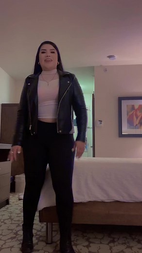 #Gwen🤍 #fypシ゚ #Singlewoman #2025tiktok #wlwtiktok #bisexual🏳️‍🌈🏳️‍🌈🏳️‍🌈 🔥 #putitonme 🔥