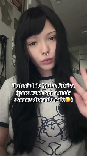 Tutorial de Make Gótica: A Mais Assustadora do Rolê