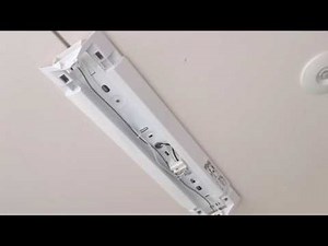 天井にパナソニック人感センサー LED照明 取り付けました。電気工事士