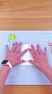 Two little lovebirds, one adorable card! 🦜