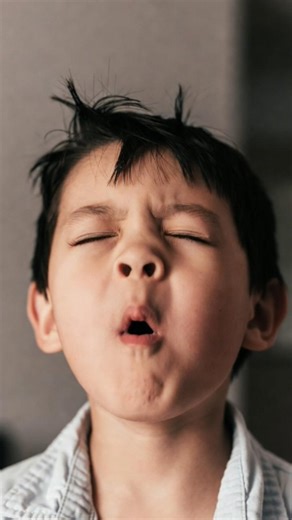 Kiya app jante ho ham log aakh khul kar chheenk nahi sakte😱#interesting #facts #ytshorts #chheenk