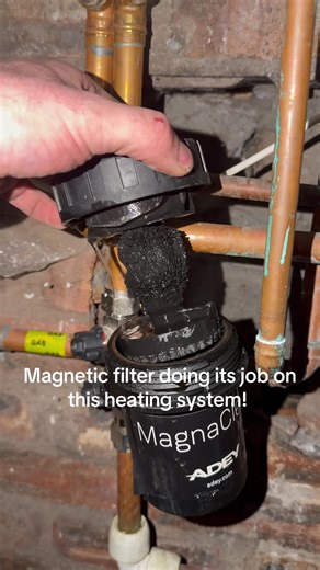 So important to have a magnetic filter on your heating system to catch any dirt going back into the boiler and damaging components! #boiler #plumber #heating #glasgow #diy