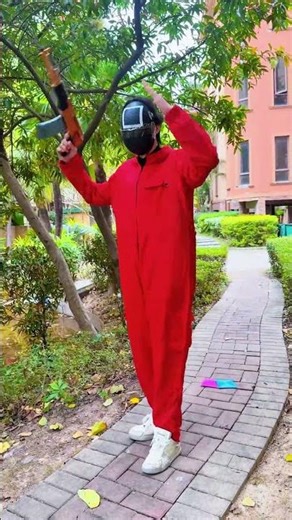 Harley Quinn's wedding dress almost got wet#Harley Quinn #joker