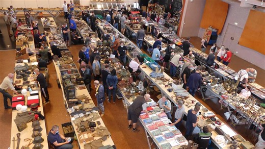 La bourse militaria fait le bonheur des dénicheurs d’objets insolites à Albert