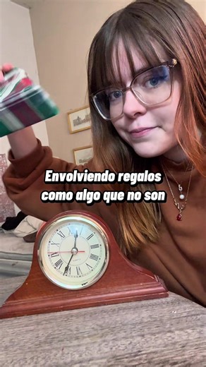 Envolviendo Regalos Creativamente para Navidad