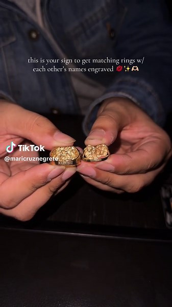 Get Matching Rings With Engraved Names for Couples